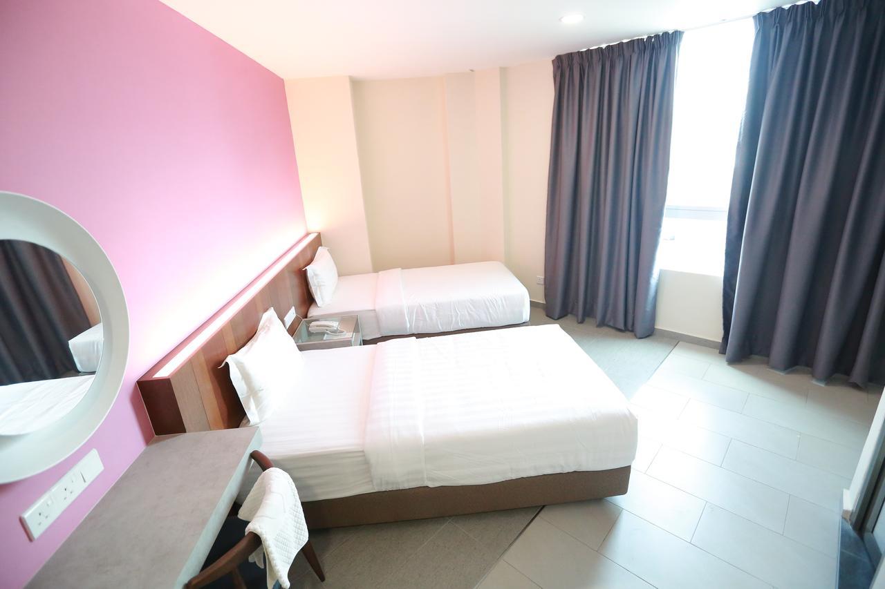Deluxe Family Room