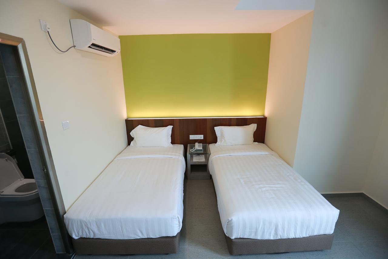 Deluxe Super Twin Room