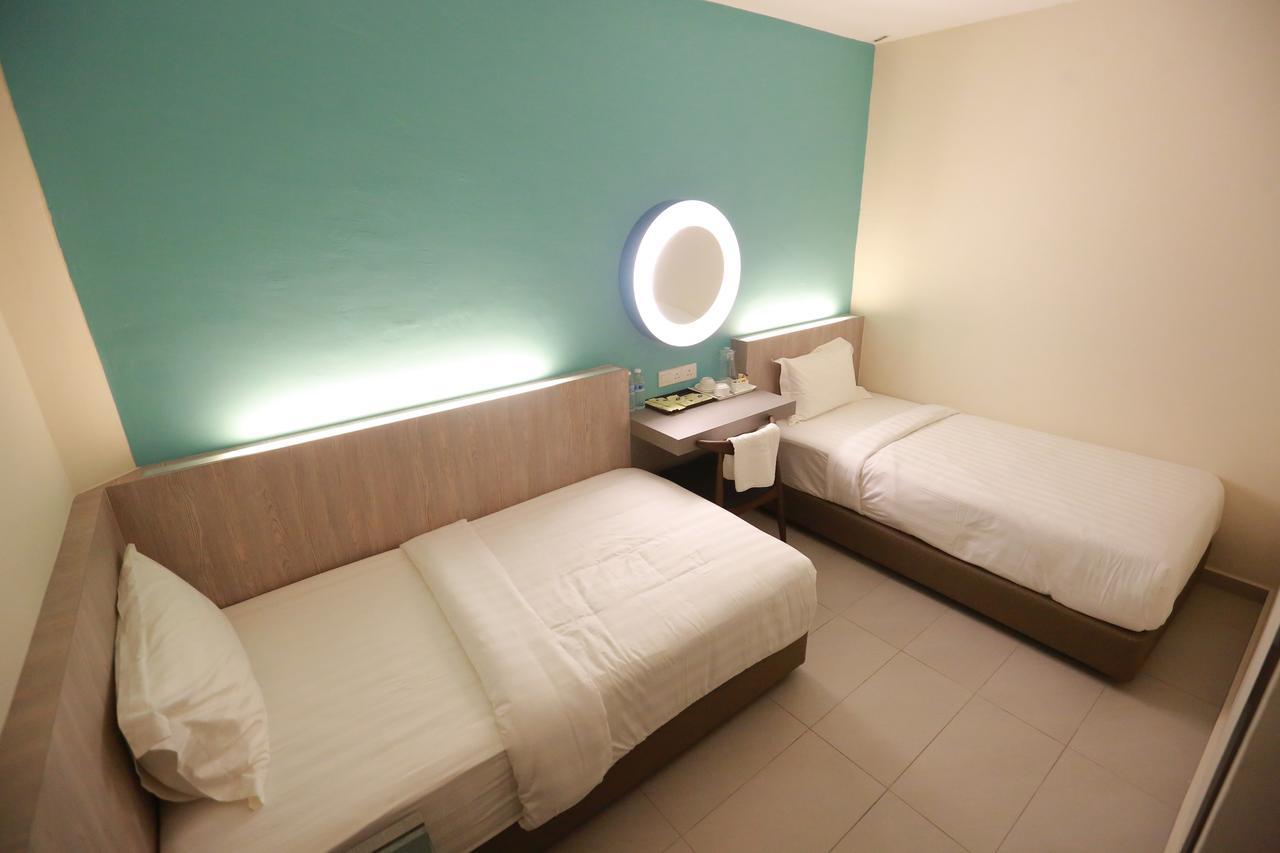 Deluxe Super Twin Room