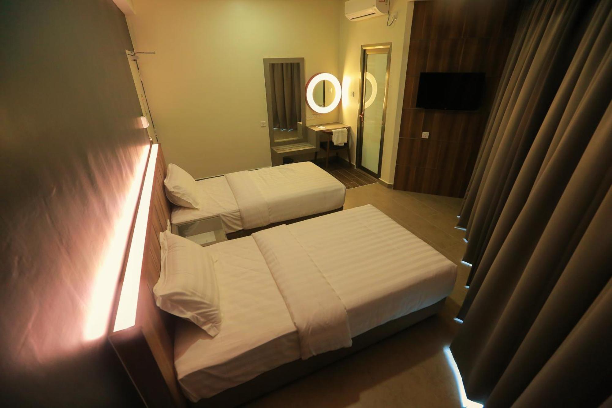 Executive Deluxe Super Twin Room