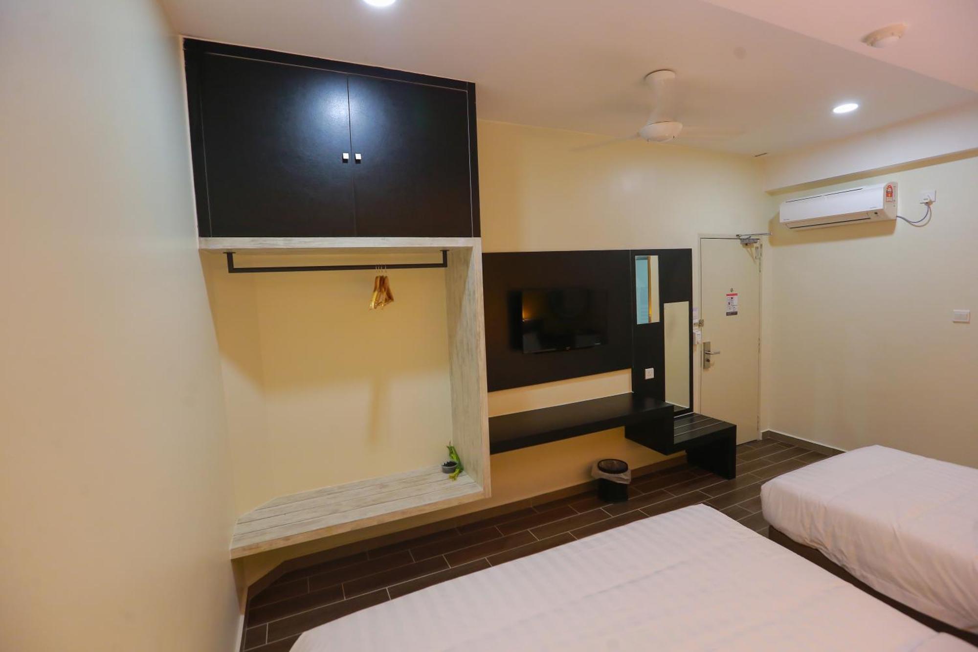 Deluxe Family Room